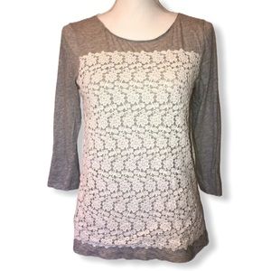 Pretty Gray Embroidered Crochet Lace Knit Top EUC